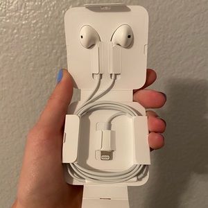 Apple Wired EarPods BRAND NEW